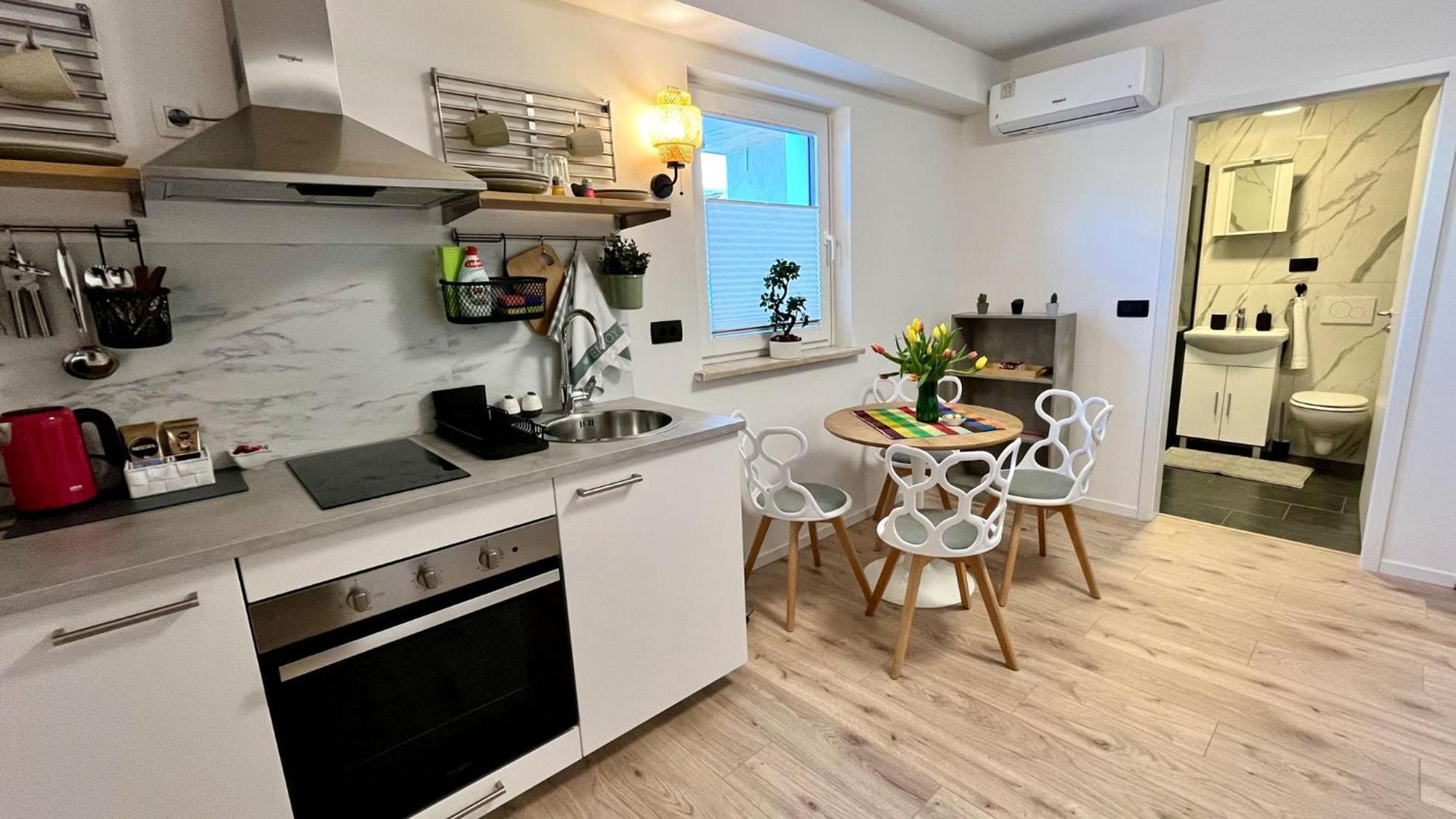 Mali Raj Apartment Menges Ngoại thất bức ảnh